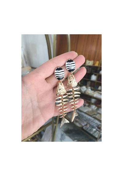 Marka Model Balık Kılçığı Küpe Siyah