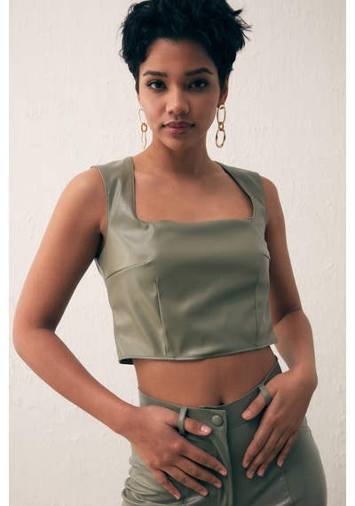 Sateen Kare Yaka Deri Crop Bluz - Çağla Yeşili Sateen Kare Yaka Deri Crop Bluz - Çağla Yeşili