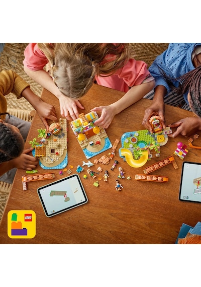 LEGO® Friends Aile Tatil Köyü 42673 - 8 Yaş ve Üzeri Çocuklar için Deniz Hayvanları İçeren Yaratıcı Oyuncak Yapım Seti (1140)