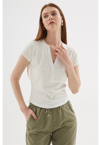 Fashion Friends Düğme Detaylı Ekru Kadın Bluz 26y0494k1