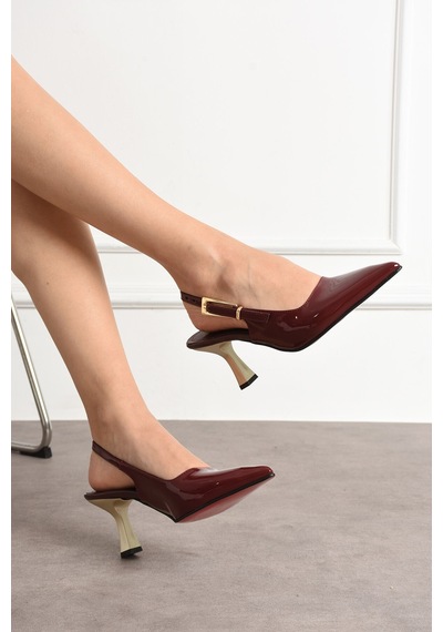 Dabab Shoes Kadın Rugan Toka Detaylı Arkası Açık Sivri Burun İnce Topuklu Ayakkabı Bordo