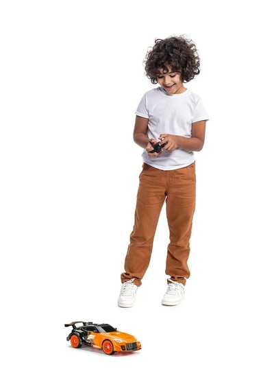 New Bright 1:16 Rc Forza Motorsport 2.4 Ghz. Işıklı Usb Şarj Nissan Z Çok Renkli