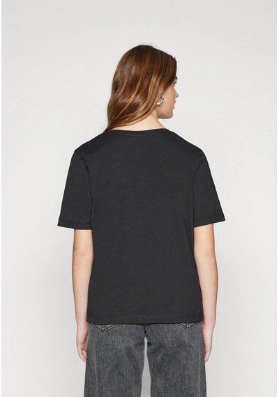Lacoste Kadın V Yaka T-shirt Classic Logo Nakış Siyah