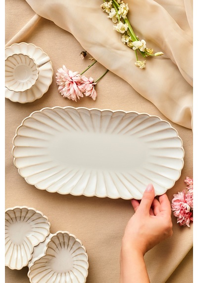 Karaca Daisy Kayık Tabak 31 Cm Krem