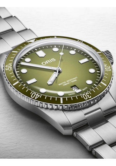 Oris Divers Sixty-five Date 01 733 7707 4057-07 8 20 18