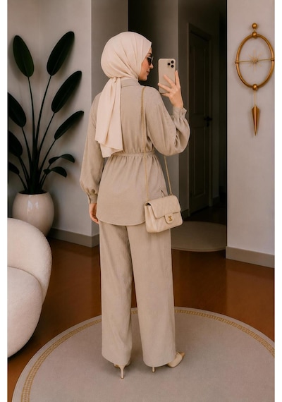 Hira Life Fashion Kadın Kolu Taş Detaylı Bel Bağlamalı Salaş Keten Gömlek Pantolon İki 'li Şık Takım Bej Bej Hira Life Fashion Kadın Kolu Taş Detaylı Bel Bağlamalı Salaş Keten Gömlek Pantolon İki 'li Şık Takım Bej Bej