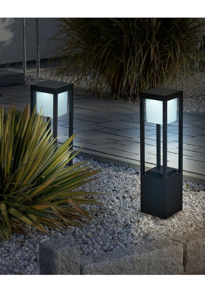Beliani Güneş Enerjili Led Bahçe Direk Lambası, Ip54 Korumalı, Modern Ve Minimalist Tasarım Lambader Siyah Diğer