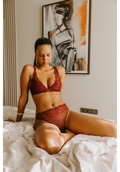 Amarelle Roma Bordo Balensiz Dantelli Dolgusuz Üçgen Bralet Sütyen bordo