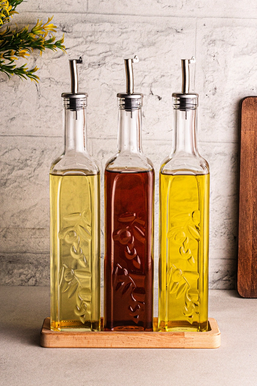 Snippy Safir - Ahşap Standlı 3'lü Cam Damlatmaz Yağlık Sirkelik Zeytinyağı Sıvıyağ Şişesi Yağdanlık 500ml Ahşap