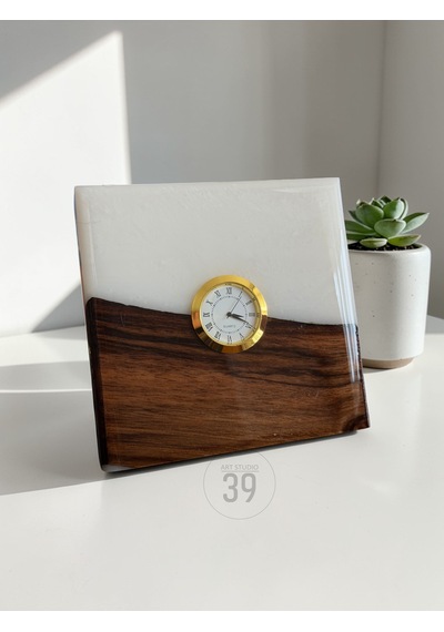 Classic Ceviz & Epoksi Masa Saati 3,5 Cm Altın Kaplama Quartz Mekanizma Tasarım Masaüstü Saat 15x15 Cm Çok Renkli