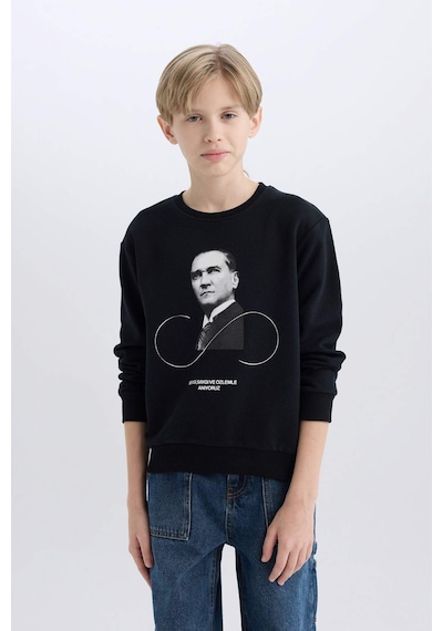 DeFacto Erkek Çocuk Bisiklet Yaka Atatürk Baskılı Sweatshirt D8201A824WNBK81 DeFacto Erkek Çocuk Bisiklet Yaka Atatürk Baskılı Sweatshirt D8201A824WNBK81