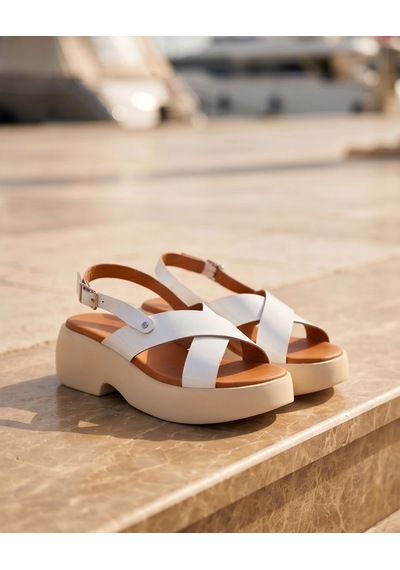 Futsishoes Jade Beyaz Hakiki Deri Çapraz Bantlı Platform Topuklu Bilekten Tokalı Sandalet Kadın Futsishoes Jade Beyaz Hakiki Deri Çapraz Bantlı Platform Topuklu Bilekten Tokalı Sandalet Kadın