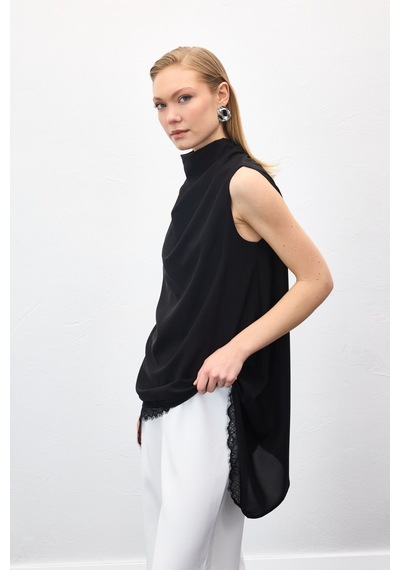 Sateen Dantel Detaylı Degaje Yaka Bluz - Siyah-137044 Siyah