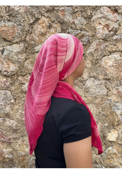 Pembe Desenli Pamuklu Yazma Yumuşak Dokulu, Günlük Ve Özel Gün Kullanımına Uygun Pembe