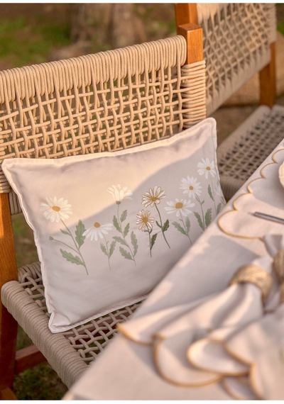 Bella Maison Daisy Volanlı Kenar Nakışlı Dekoratif Yastık Kılıfı Bej 35x50 Cm Bej
