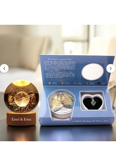 İstiridye İçinde Gerçek İnci Kolye & 3d Ahşap Samanyolu Temalı Satürn Kız Işıklı Cam Küre Hediye Seti