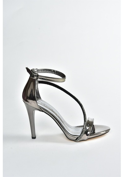 Fox Shoes Platin Ayna İnce Topuklu Taşlı Kadın Ayakkabı M251005134 Platin