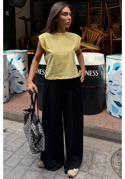 Madmext Siyah Rahat Kesim Pileli Pantolon Mg2709