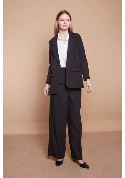 Yakalı Kolu Katlamalı Cep Kapaklı Salaş Boyfriend Oversize Hafif Likralı Kumaş Blazer Ceket-siyah Siyah Yakalı Kolu Katlamalı Cep Kapaklı Salaş Boyfriend Oversize Hafif Likralı Kumaş Blazer Ceket-siyah Siyah