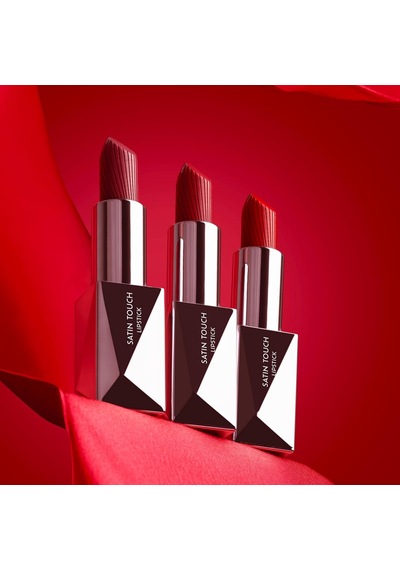 Uzun Süre Kalıcı Nemlendirici Pürüzsüz Etkili Yarı Mat Ruj Satin Touch Lipstick 816 Geniue Pink Çok Renkli Uzun Süre Kalıcı Nemlendirici Pürüzsüz Etkili Yarı Mat Ruj Satin Touch Lipstick 816 Geniue Pink Çok Renkli