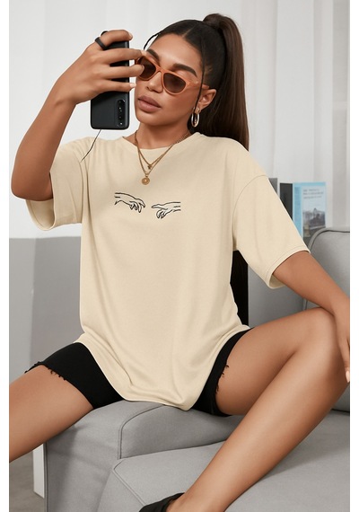 El Baskılı Oversize Beyaz T-shirt Taş