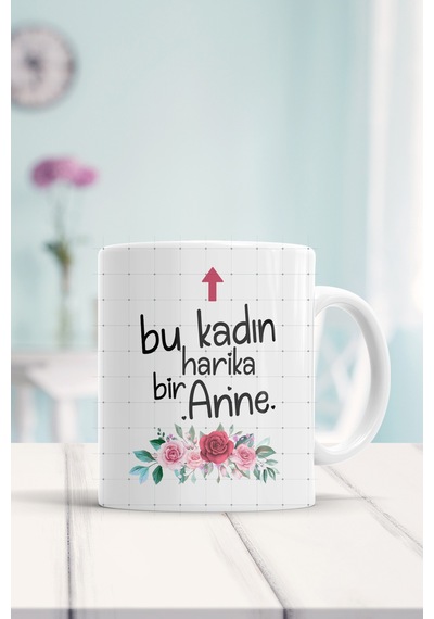 Bu Kadın Harika Bir Anne Baskılı Kupa Bardak Beyaz
