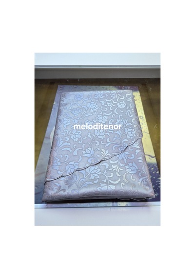 Astarlı Sedefli Düz Kendinden Çiçek Desenli Dertsiz Silinebilir Kaymaz Yuvarlak Pvc Muşamba Masa Örtüsü Gümüş Gri Astarlı Sedefli Düz Kendinden Çiçek Desenli Dertsiz Silinebilir Kaymaz Yuvarlak Pvc Muşamba Masa Örtüsü Gümüş Gri