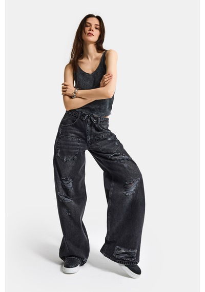 Itsbasic Kadın Koyu Füme 10s6-1 Süper Baggy Kemer Ve Yırtık Detaylı Özel Tasarım Denim Jean Itsbasic Kadın Koyu Füme 10s6-1 Süper Baggy Kemer Ve Yırtık Detaylı Özel Tasarım Denim Jean