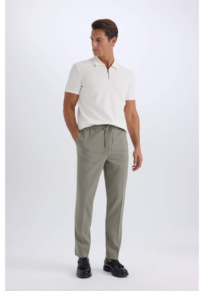 DeFacto Yazlık Kumaş Jogger Pantolon Beli Bağcıklı Lastikli Düz Paça Cepli Her Yöne Esneyen A9943AX25SPKH464
