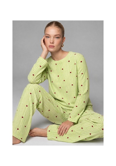 Kadın Çizgili Kalp Desenli Uzun Yeşil Pijama Takımı