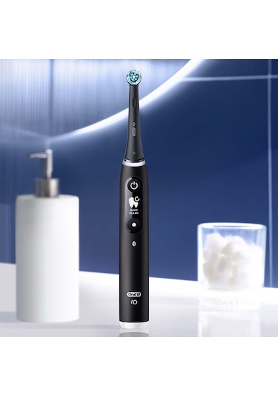 Oral-B iO 6 Şarjlı Diş Fırçası Siyah