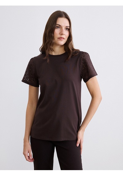 Lcw Comfort Kahverengi Bisiklet Yaka Brode Detaylı Bluz