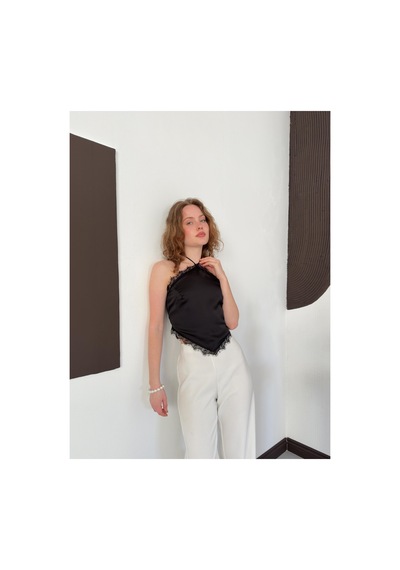 Verymoda Dantel Detaylı Sırt Dekolteli Halter Yaka Saten Bluz Siyah