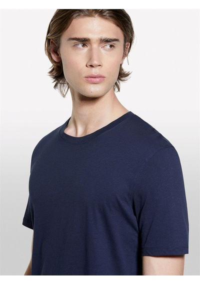 Sisley Keten Karışımlı Bisiklet Yaka Regular Fit T-shirt Erkek Lacivert T-shirt - 325p3d8fs104l Sisley Keten Karışımlı Bisiklet Yaka Regular Fit T-shirt Erkek Lacivert T-shirt - 325p3d8fs104l