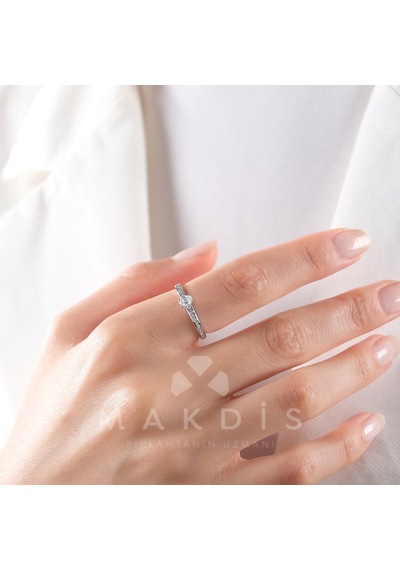 0.50 Karat Oval Tektaş Pırlanta Yüzük - Hrd Sertifikalı Beyaz Altın