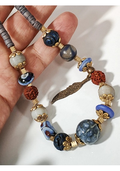 Etnik Tüy Figürlü Bohem Kolye - El Yapımı Seramik Ve Rudraksha Detaylı Tasarım Takı Çok Renkli