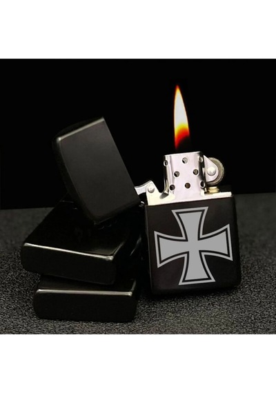 Malta Haçı Onur Sadakat Yardım Madalya Şekli German Haç Arma Lazer Silinmez Resimli Benzinli Çakmak Siyah