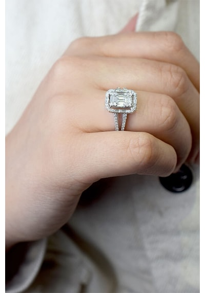 0.70 Ct Baget Pırlanta Modern Tasarım Yüzük