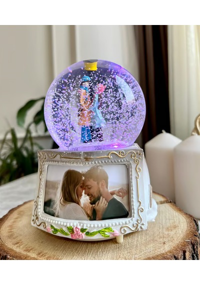 Kişiye Özel Fotoğraflı Mega Boy Otomatik Kar Püskürtmeli Işıklı Müzikli Kar Küresi - Pil Ve Hediye Paketi Dahil 16 Cm X 12 Cm