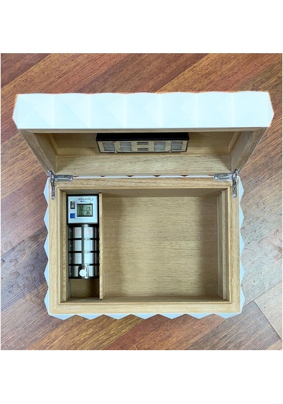 Colibri Grand Quasar Cigarspa Elektronik Nem. Puro Kutusu Kırmzı 120's