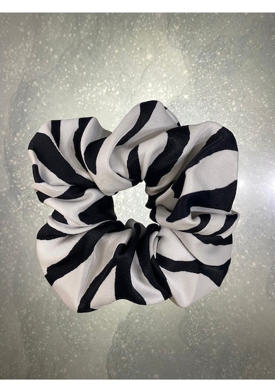 Mois Atelier Zebra Desenli Saten Kumaş Lastikli Kadın Simit Saç Tokası Bayramlık Siyah - Beyaz