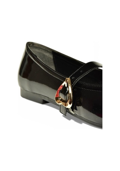 Fox Shoes Y726632608 Siyah Rugan Kalp Toka Detaylı Kadın Babet Siyah