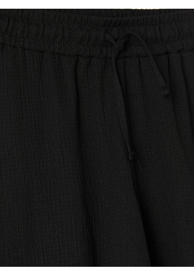 Lcw Comfort Siyah Beli Lastikli Dokulu Kadın Şort