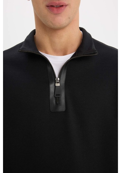 DeFacto Regular Fit Dik Yaka Yarım Fermuarlı Basic Düz Sweatshirt D7226AX25SPBK81