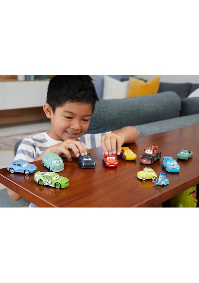 Mattel Disney Ve Pixar Cars 10'lu Metal Yarış Arabası Seti Hbw15