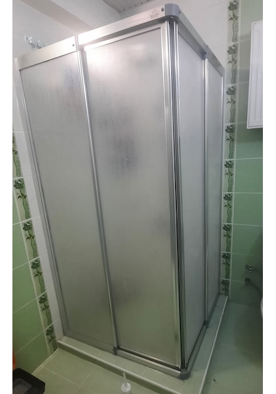 Girayduşakabin 80x90 Parlak Profil Mika Köşe Girişli Kabin Gümüş