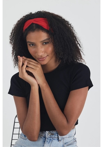 Butikgiz Siyah Kısa Kol Bisiklet Yaka Vücuda Oturan Kaşkorse Crop + Bandana Set %100 Pamumklu, Esnek Rahat Siyah-Kırmızı