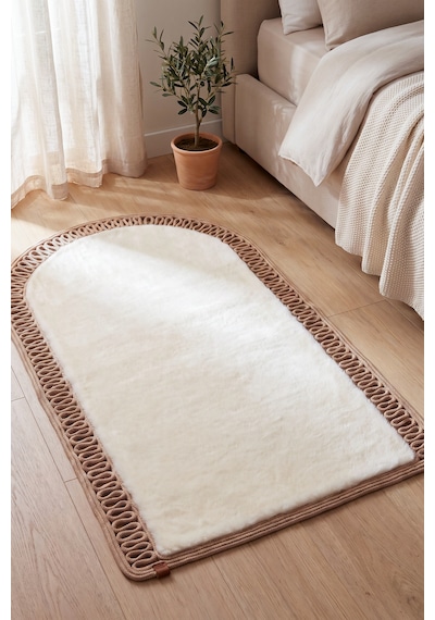 Merplush Mihraplı Peluş Seccade 75x130 Cm Süet Taban Yıkanabilir Yumuşak Namaz Halısı Krem - Taba