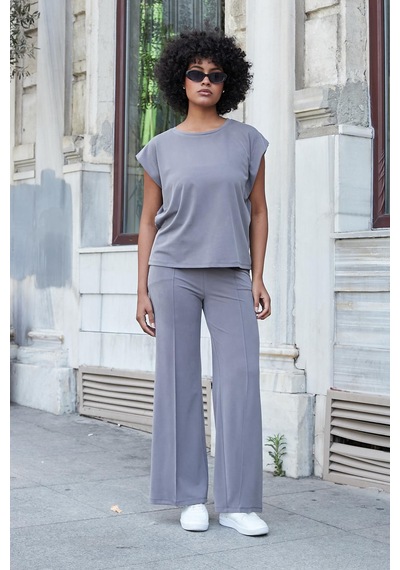 Jument Kadın Modal İpeksi Likralı Kumaş Geniş Sıfır Yaka Düşük Omuzlu T-shirt Bluz-antrasit Antrasit Jument Kadın Modal İpeksi Likralı Kumaş Geniş Sıfır Yaka Düşük Omuzlu T-shirt Bluz-antrasit Antrasit