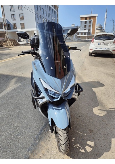 Motocam Küba Chia 125 Ön Cam 2023-2026 Model 55cm Siyah Renkli 4mm Kısa